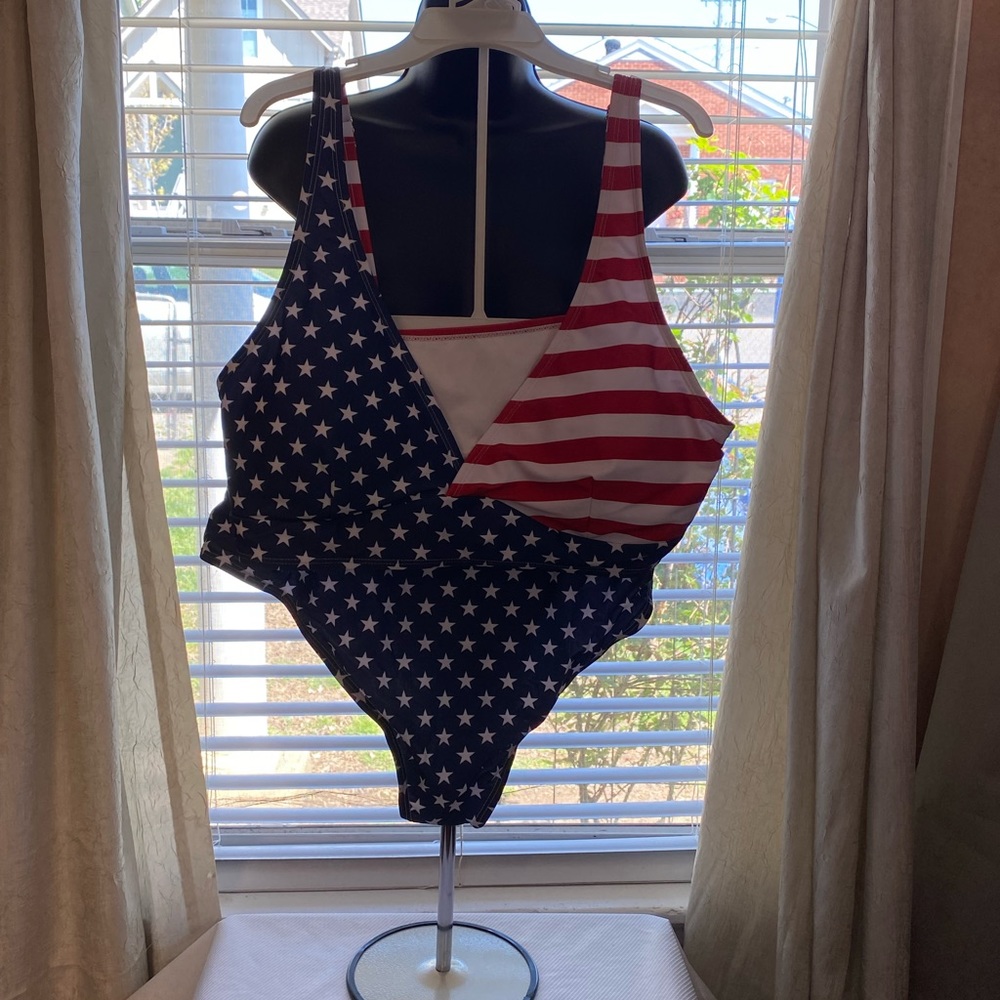 Stars and Stripes bathing suit top and bottom, 4X , never worn